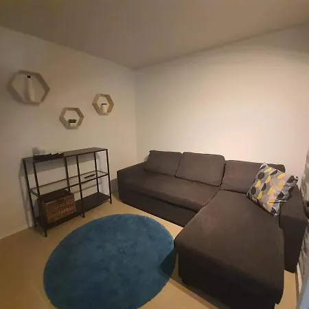 Remarkable 2-bed Ap Next To Central Station Apartman *