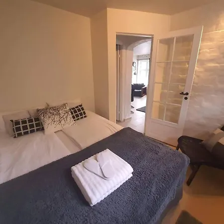 Remarkable 2-bed Ap Next To Central Station *